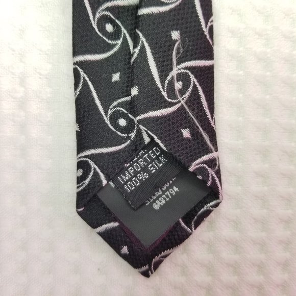 Essex Row Men's Tie 100% Silk Black & White Scroll Foulard 3 1/2x58 1/2" - Picture 5 of 6